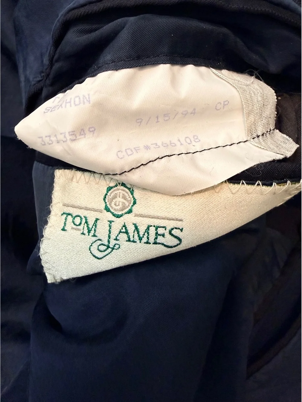 Vintage 1994 Tom James Men’s Double-Breasted Navy Pinstripe Blazer Made in USA